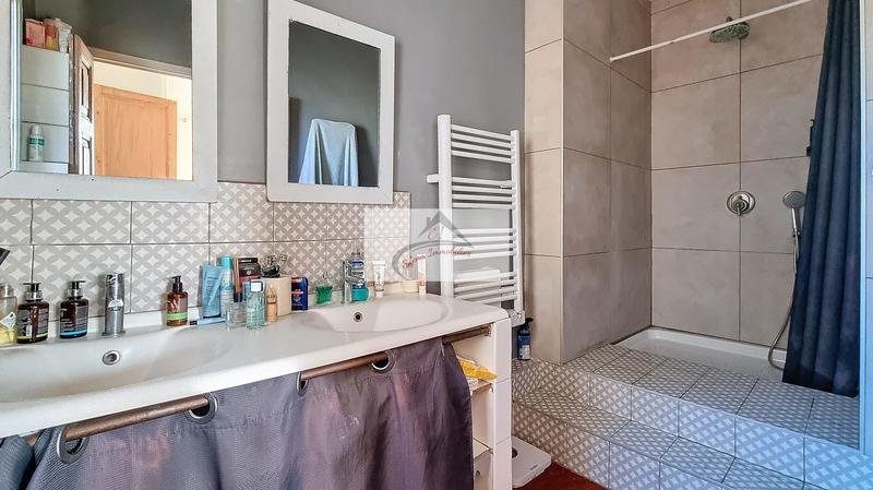 Mas - 185 m² - 9 pièces