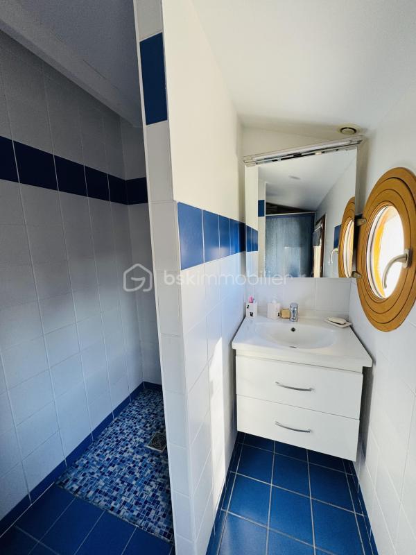 Maison - 210 m² - 7 pièces