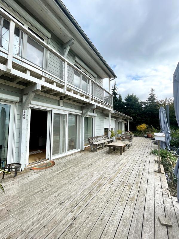 Maison - 207 m² - 4 pièces