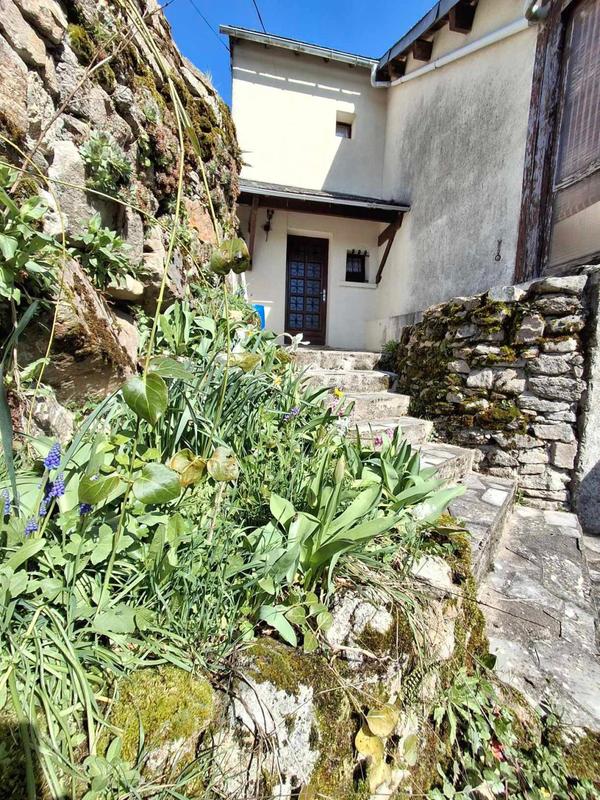 Maison - 220 m² - 13 pièces