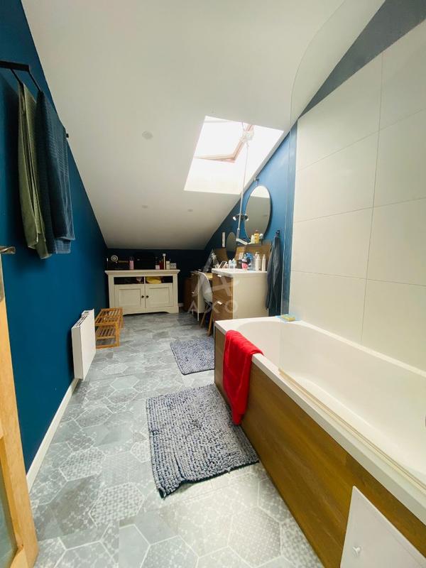 Maison - 90 m² - 3 pièces