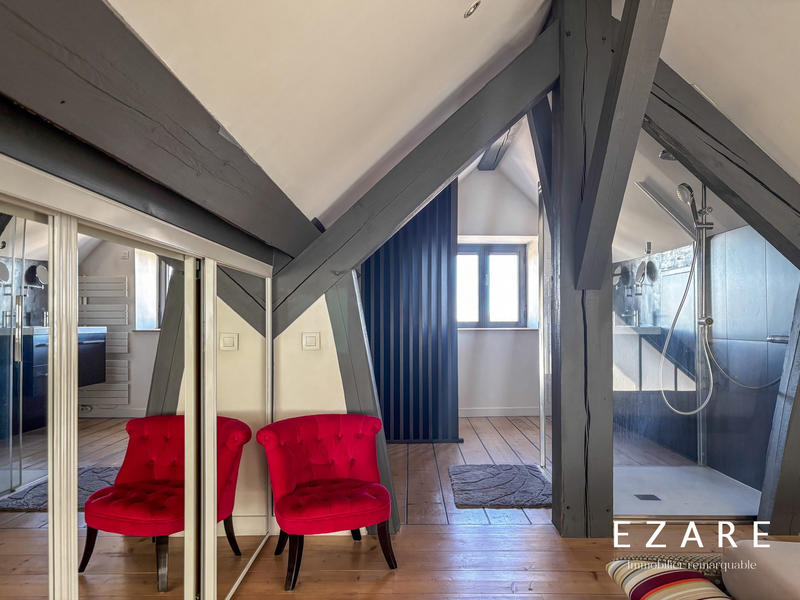 Loft - 138 m² - 6 pièces