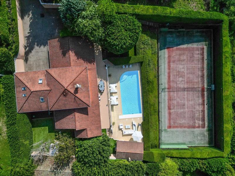 Maison - 205 m² - 7 pièces