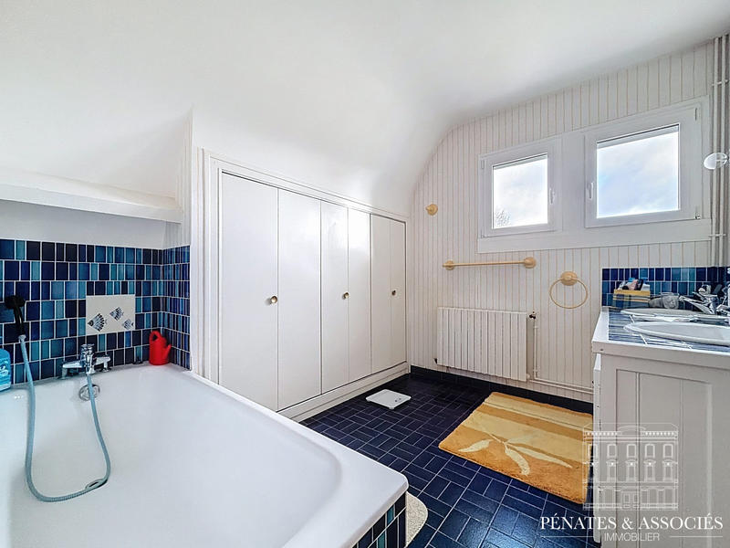 Maison - 172 m² - 7 pièces