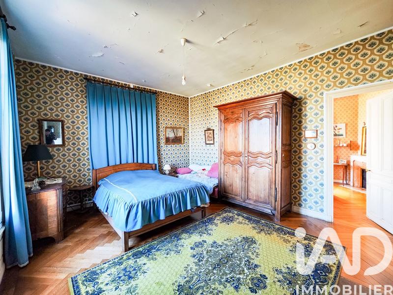 Maison - 256 m² - 9 pièces