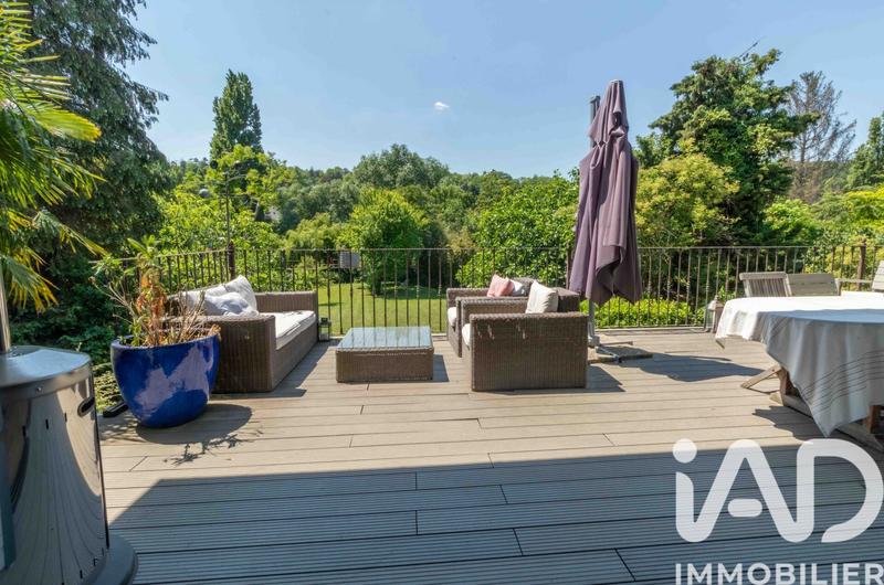 Maison - 266 m² - 10 pièces