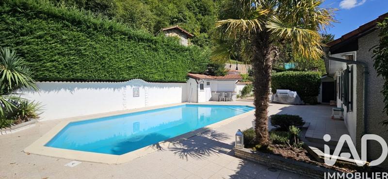 Maison - 122 m² - 6 pièces