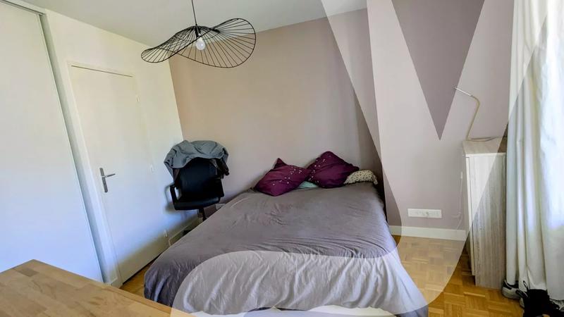Appartement - 99 m² - 6 pièces