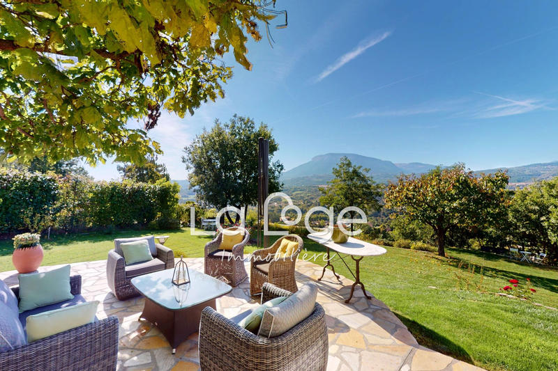 Maison - 195 m² - 7 pièces