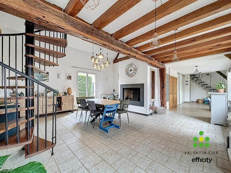 Maison - 201 m² - 8 pièces