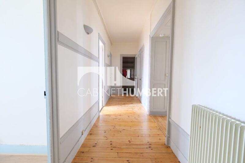 Appartement - 136 m² - 5 pièces