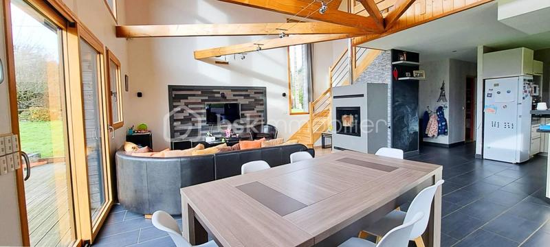 Maison - 168 m² - 8 pièces