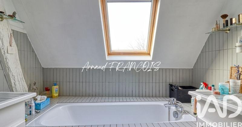 Maison - 376 m² - 9 pièces