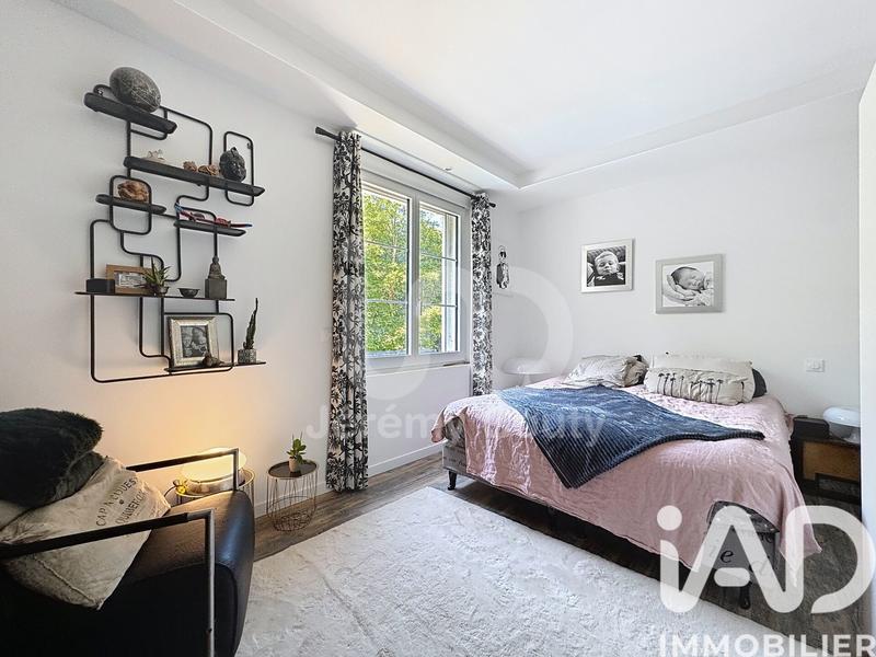 Maison - 187 m² - 11 pièces