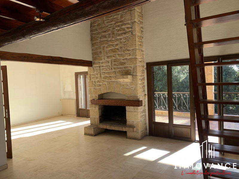 Maison - 230 m² - 7 pièces