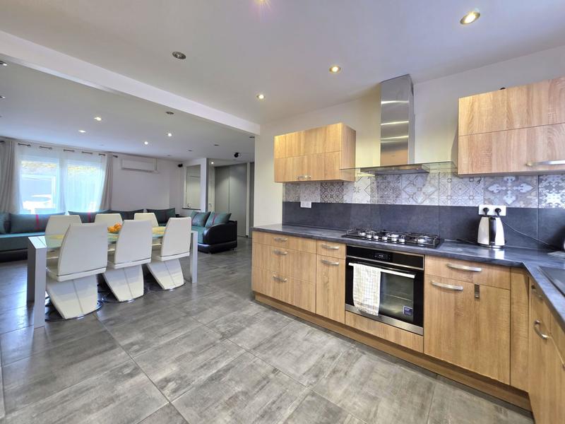 Maison - 100 m² - 5 pièces