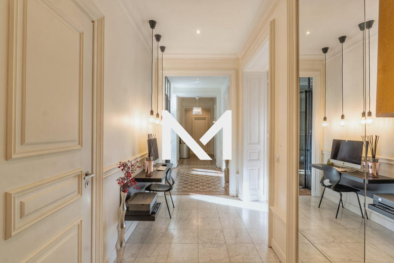 Appartement - 178 m² - 6 pièces