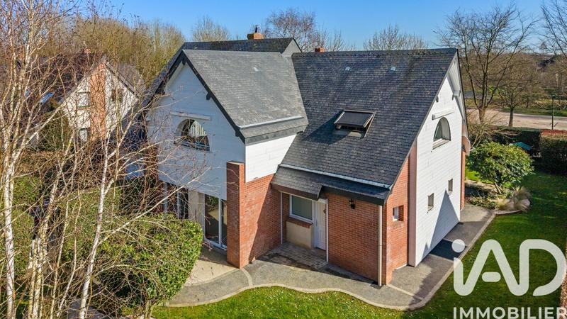 Maison - 218 m² - 6 pièces