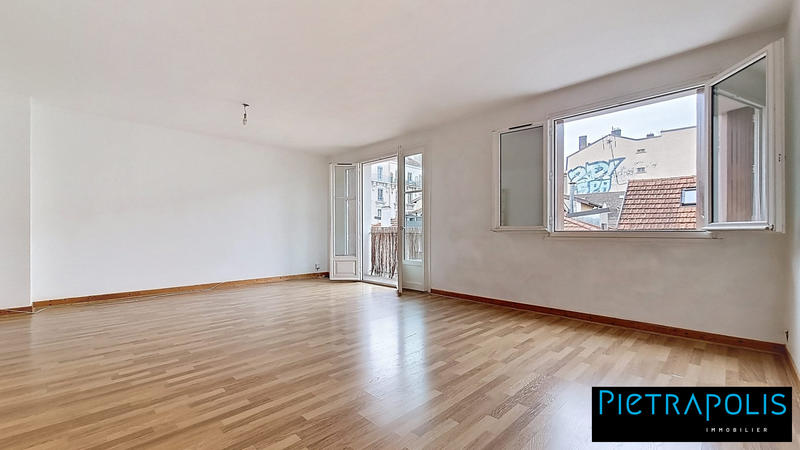 Appartement - 94 m² - 4 pièces