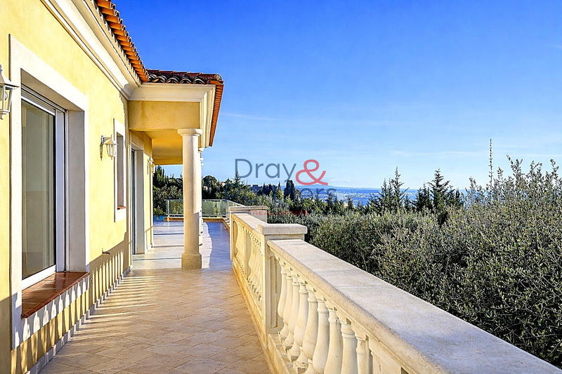 Villa - 260 m² - 6 pièces