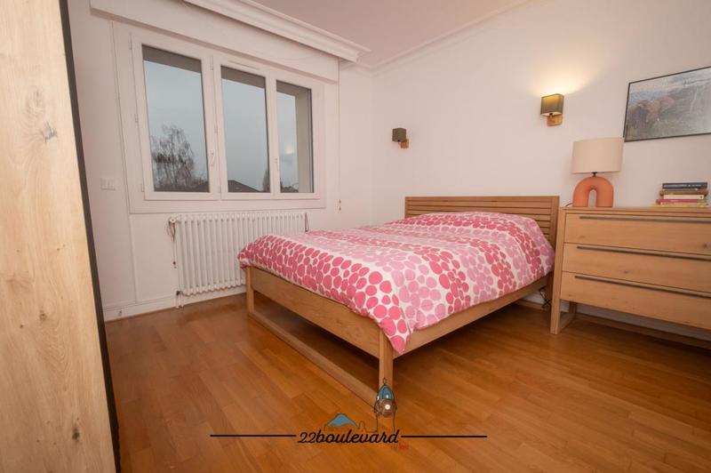 Pavillon - 240 m² - 10 pièces