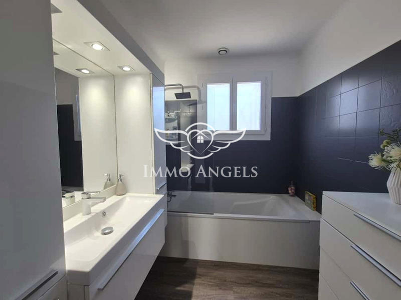 Maison - 90 m² - 3 pièces