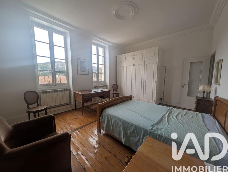 Maison - 140 m² - 12 pièces