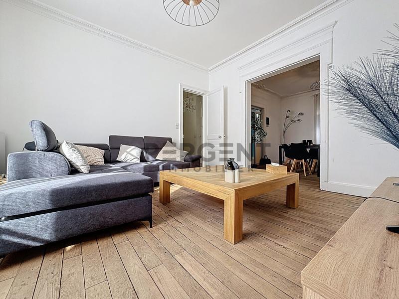 Maison - 211 m² - 10 pièces