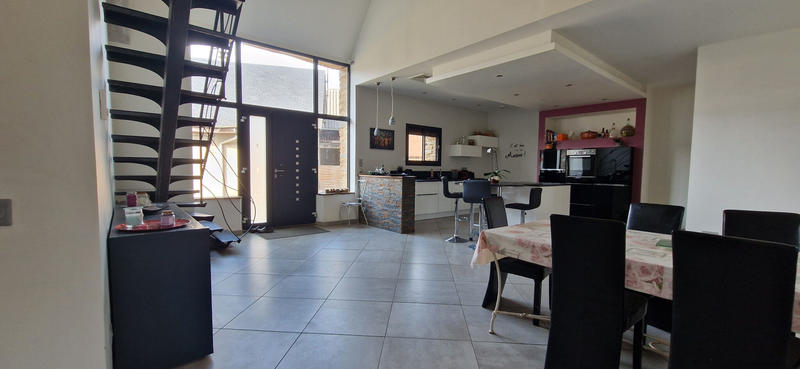 Maison - 166 m² - 6 pièces