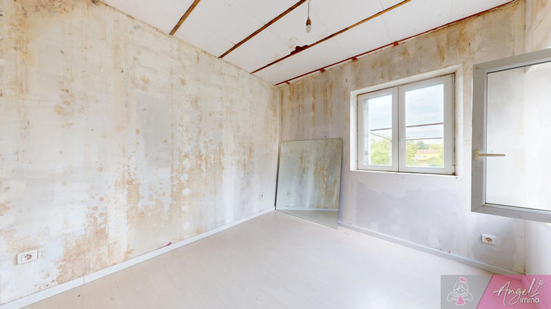 Maison - 168 m² - 8 pièces