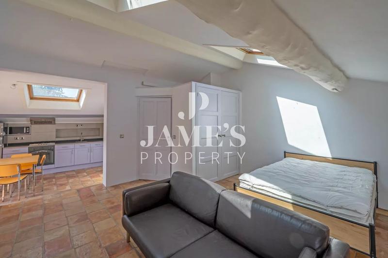 Maison - 255 m² - 7 pièces