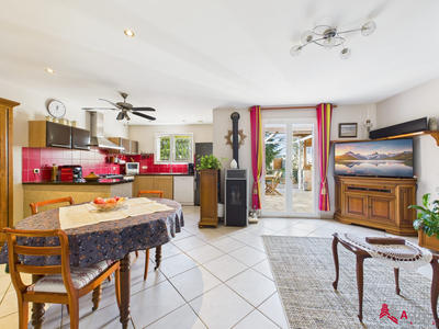 Maison - 87 m² - 4 pièces