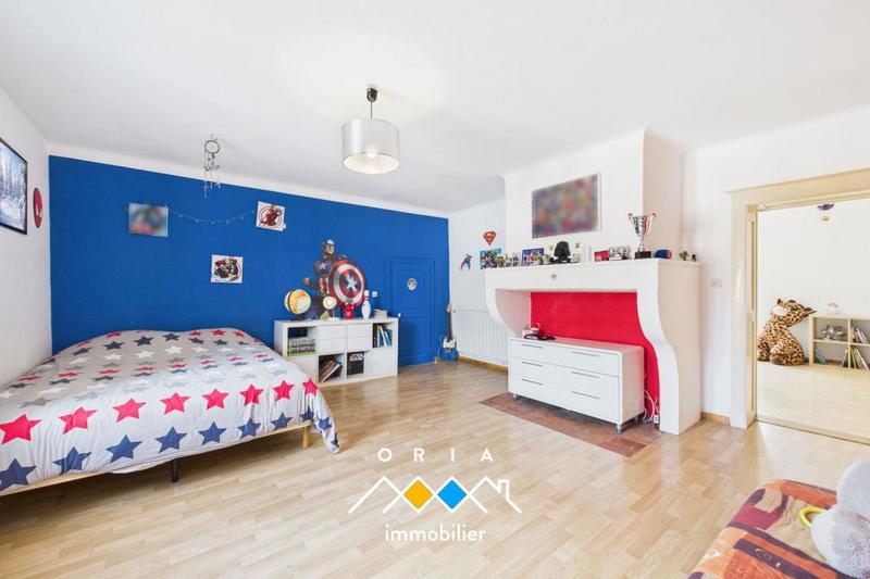 Demeure - 291 m² - 11 pièces