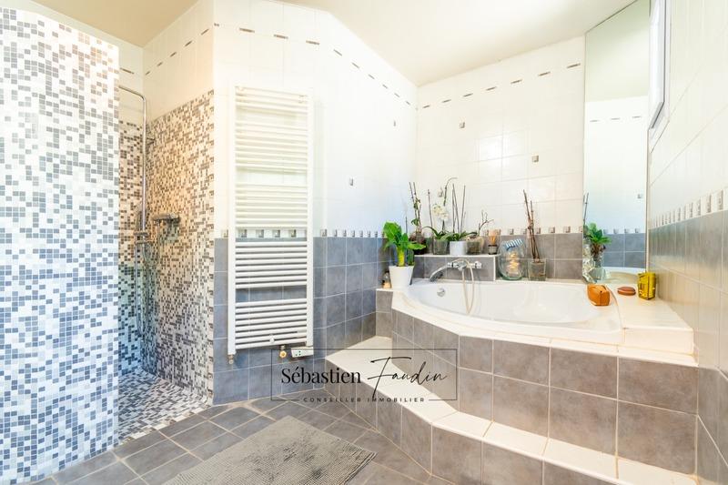 Maison - 162 m² - 5 pièces