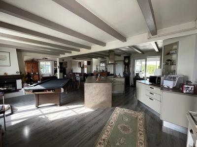 Maison - 203 m² - 7 pièces