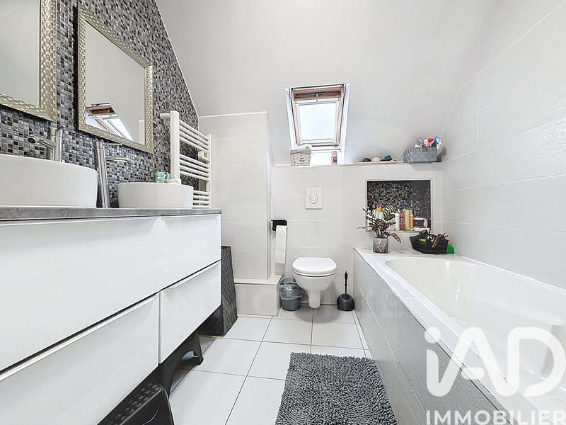 Maison - 92 m² - 5 pièces