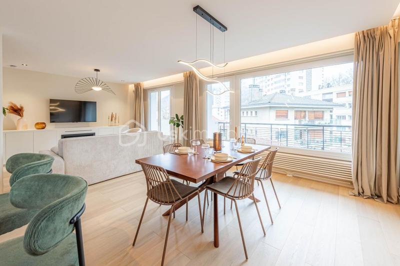 Appartement - 100 m² - 3 pièces