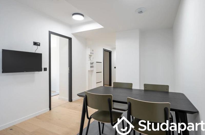 Chambre - 10 m² - 1 pièce