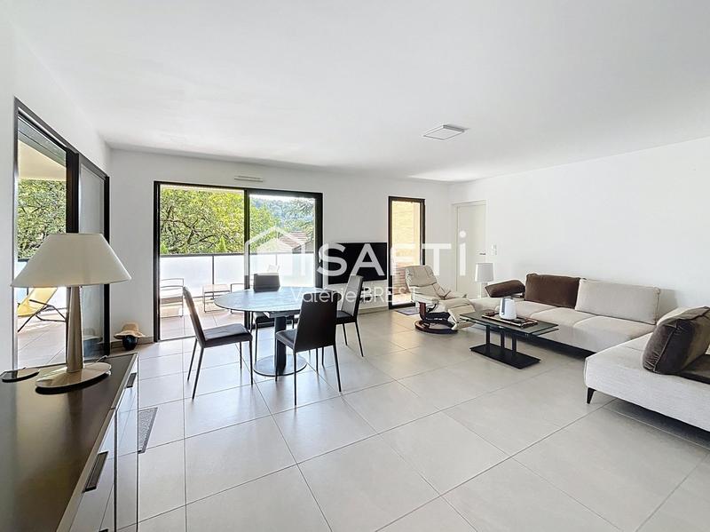 Appartement - 100 m² - 4 pièces