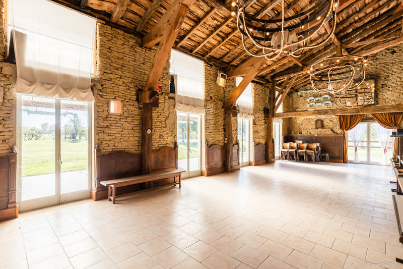 Propriété - 500 m² - 13 pièces