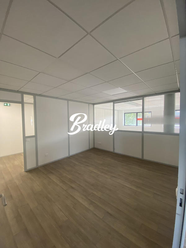 Bureau - 178 m²