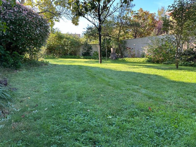 Maison - 205 m² - 7 pièces