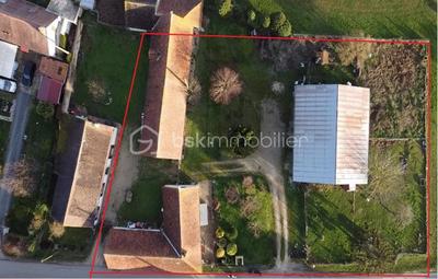 Maison - 213 m² - 9 pièces