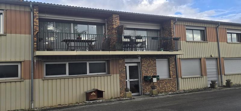 Local commercial - 900 m² - 14 pièces