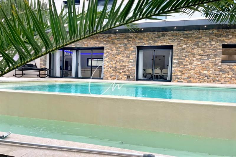 Maison - 187 m² - 6 pièces