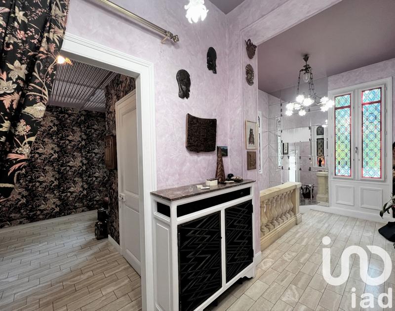 Maison - 315 m² - 12 pièces