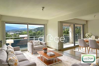 Appartement - 93 m² - 4 pièces