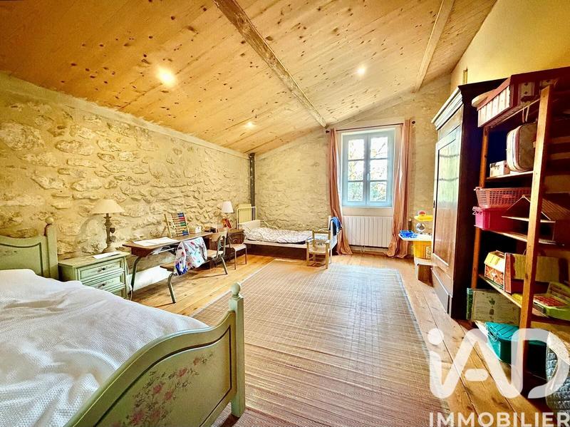 Maison - 290 m² - 9 pièces