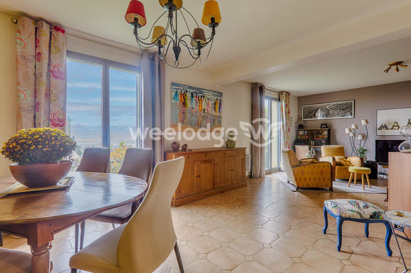 Maison - 138 m² - 5 pièces