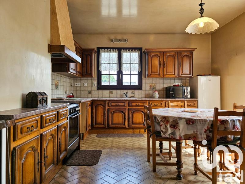 Maison - 214 m² - 6 pièces